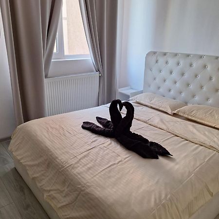 Luxury Daniel Apartament Residence Militari Rosu Exterior photo
