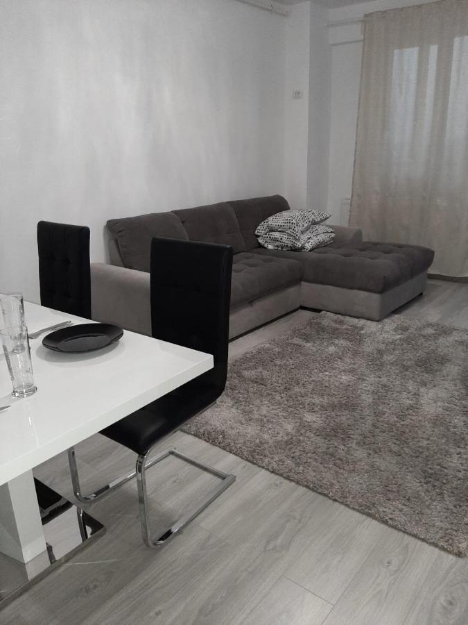 Luxury Daniel Apartament Residence Militari Rosu Exterior photo